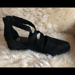 EILEEN FISHER Suede wedge NWOT